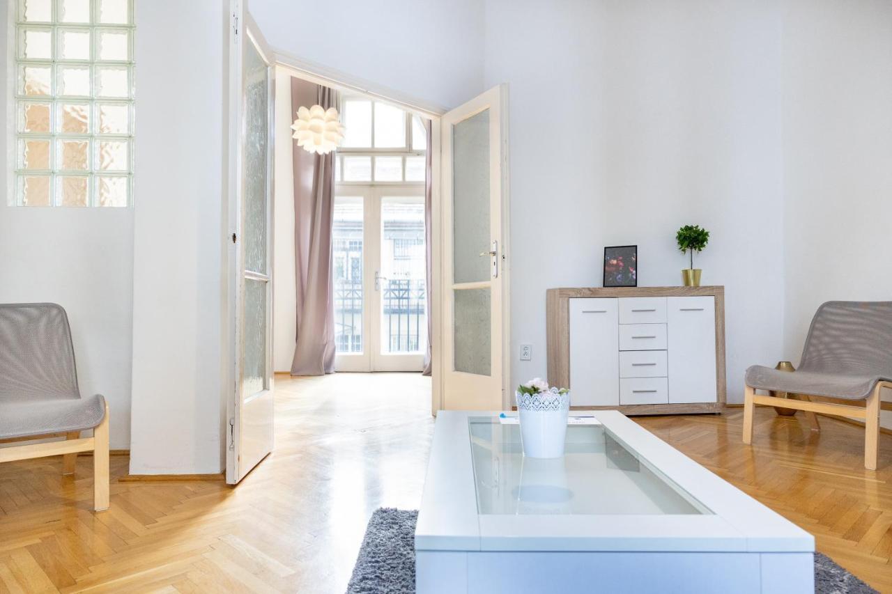 W25 Smart Apartment ブダペスト エクステリア 写真