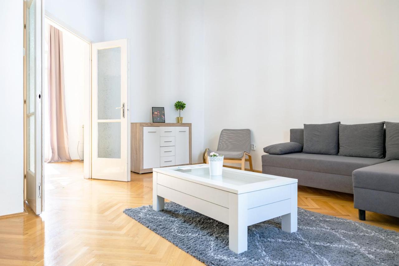 W25 Smart Apartment ブダペスト エクステリア 写真